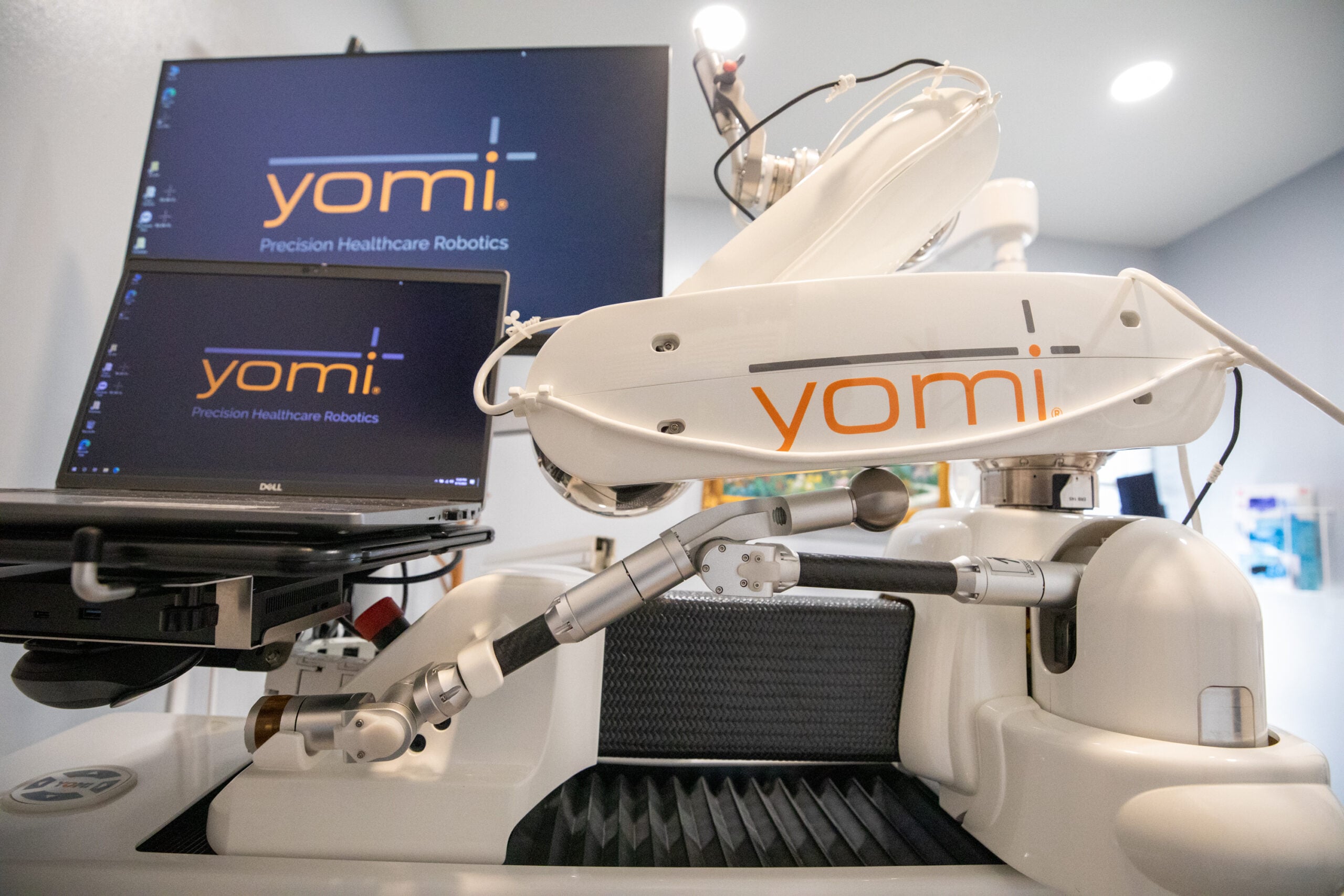 Yomi robotic-assisted dental implant technology